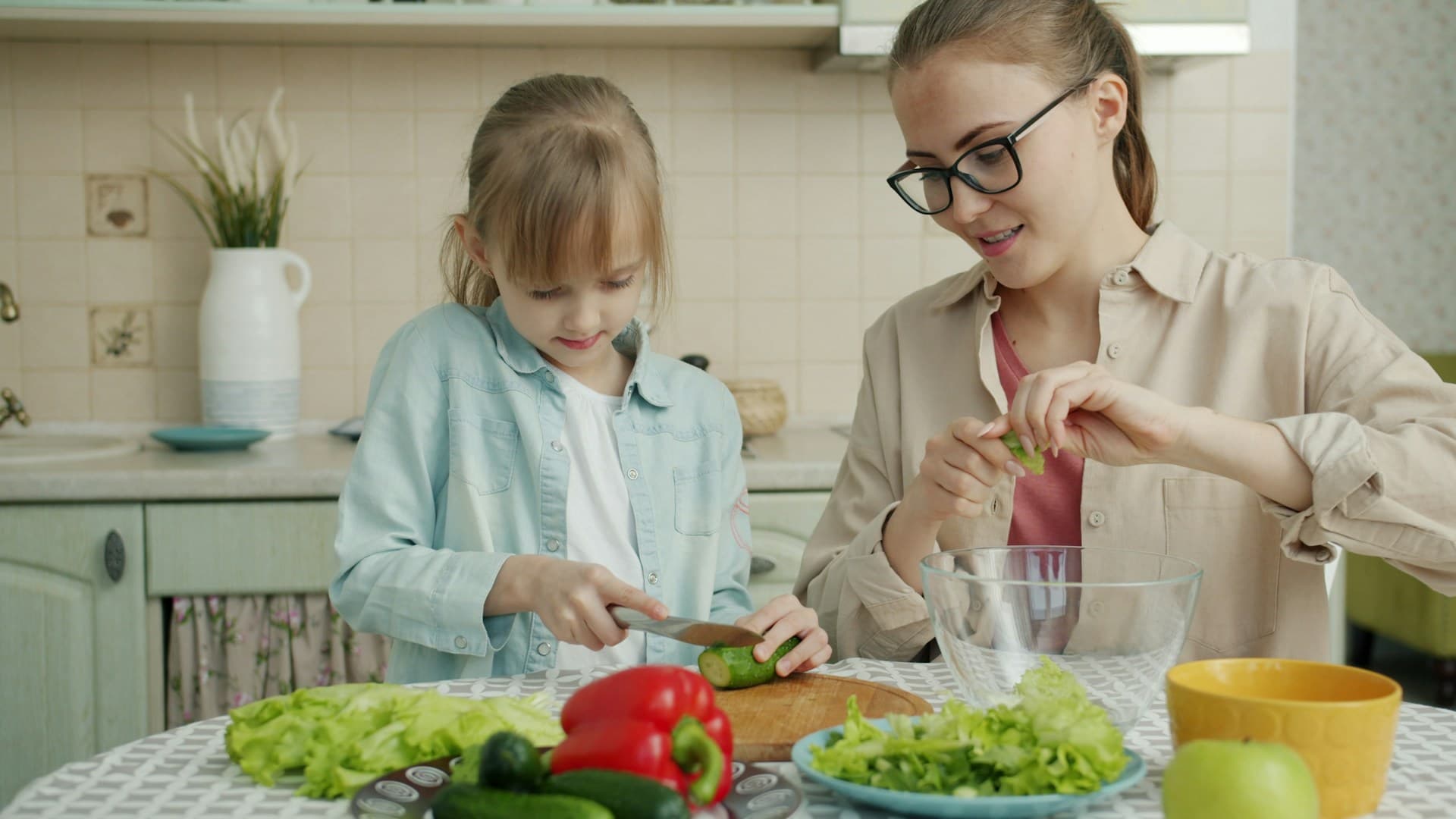 L’autonomie active chez l’enfant : ce que cela veut vraiment dire