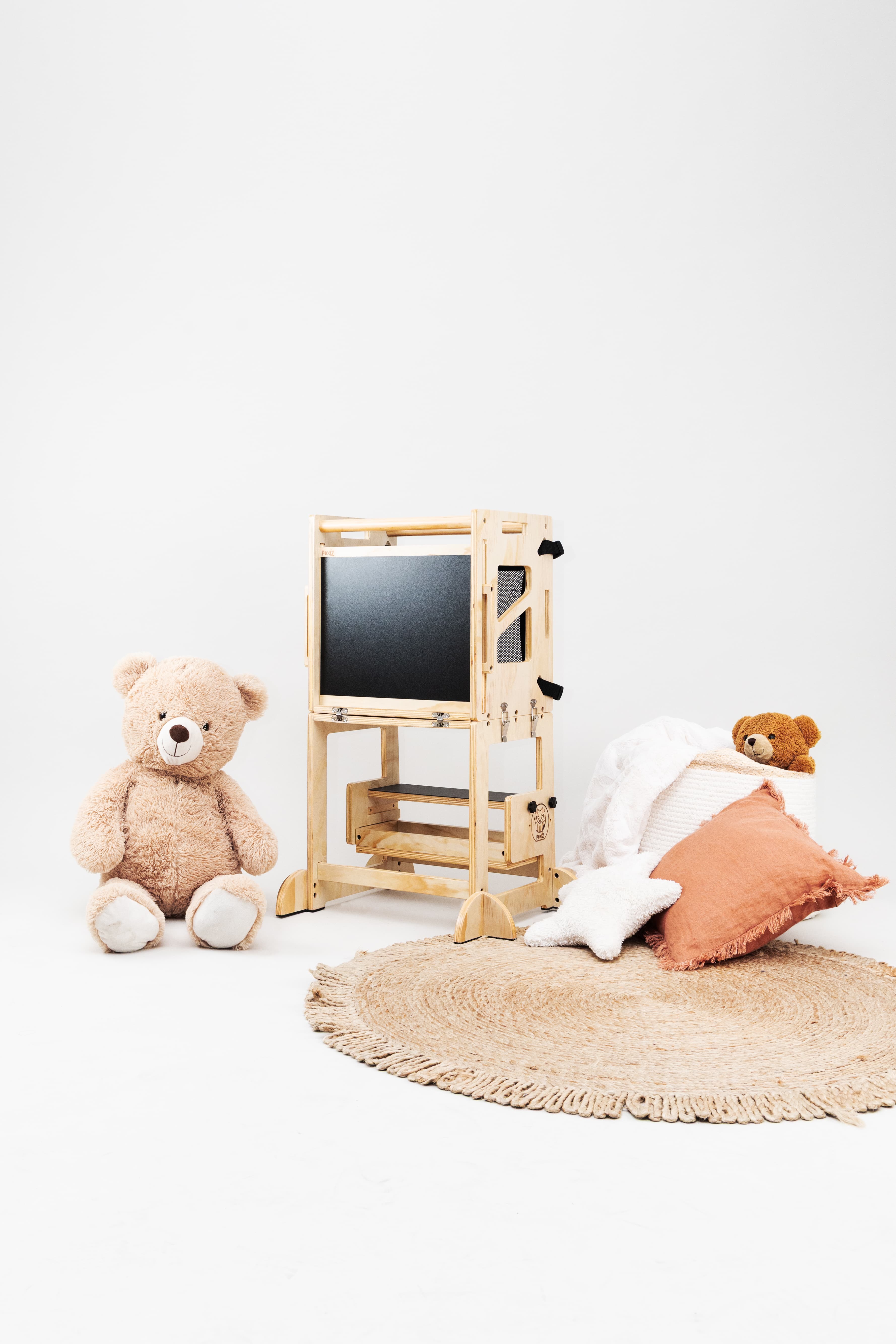 Tour FoxiZ dans un décor cosy avec peluches